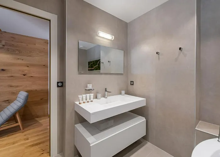 Appartement Contemporain Skis Aux Pieds Avec Parking Au Coeur De Courchevel 1650 - Fr-1-563-83 Lejlighed *