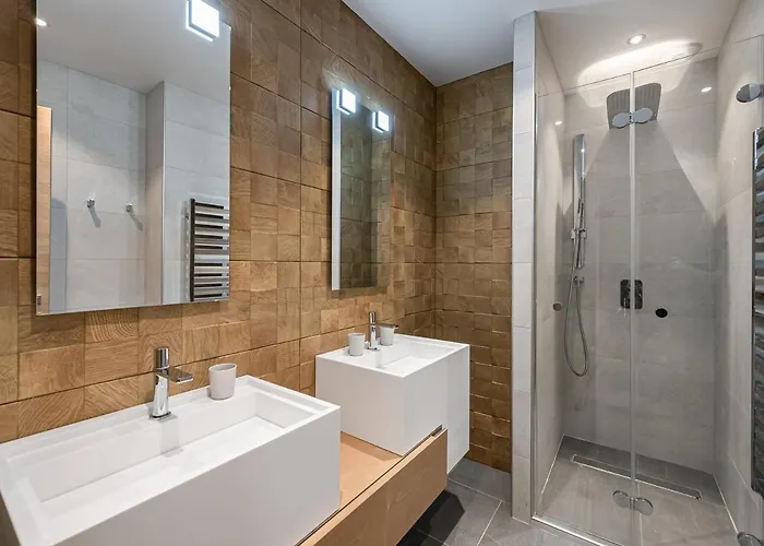 Appartement Contemporain Skis Aux Pieds Avec Parking Au Coeur De Courchevel 1650 - Fr-1-563-83 Lejlighed *